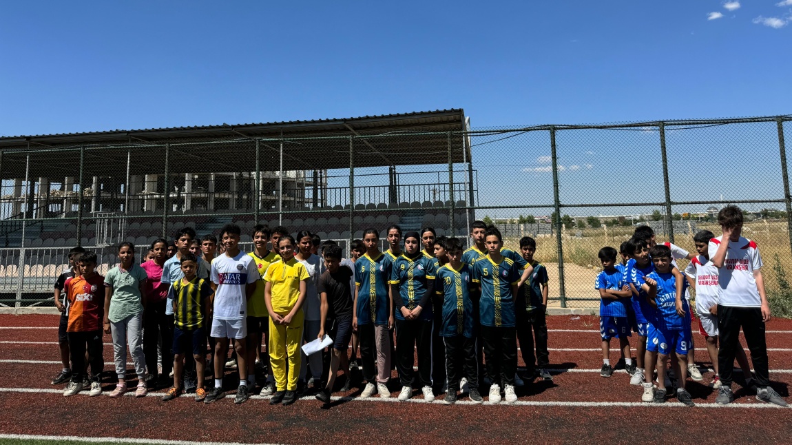 Gençlik Spor Müdürlüğünün düzenlediği 2.küme Mahalli Atletizm Branşında Sakarya Ortaokulunun  gururları